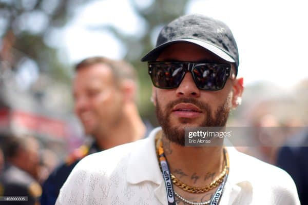 ПСЖ раҳбарияти Неймардан норози