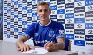 “Эвертон” “Барселона” футболчисини ўз сафига қўшиб олганини эълон қилди