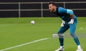 МЮ ижарага дарвозабон олади. Трапп ўтишни хоҳламади