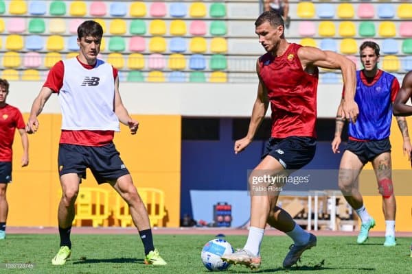 Шомуродов билан шартнома имзолаган "Рома" Жекога чиқиш эшикларини кўрсатди