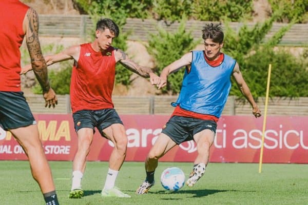 Шомуродов Моуриньо қўл остида машғулотларни давом эттирмоқда (Фото)