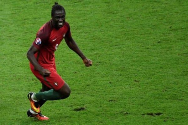 Евро-2016 финалида ғалаба тўпини киритган футболчидан чемпионлик медалини ўғирлаб кетишди