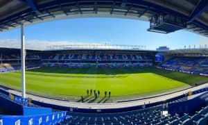 "Эвертон" - "Ливерпуль" ўйинида Ўзбекистон байроғини кўрдингизми? (Фото)