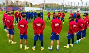 "Барселона" машғулотларни Марадона хотираси учун сукут сақлаш билан бошлади