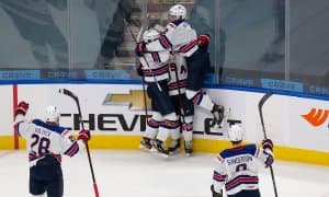 Ўзбекистонда туғилган хоккейчи АҚШ термаси сафида жаҳон чемпиони бўлди (видео)