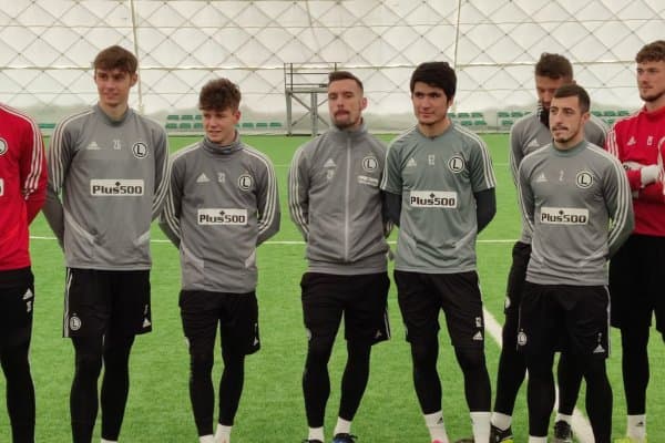 Жасур Яхшибоев янги жамоасининг умумий гуруҳ машғулотларига қўшилди (Фото)