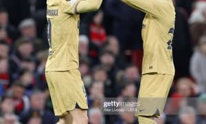 Бунақаси бўлмаган! "Барселона" футболчиси музлатгични тепиб, жароҳат олди