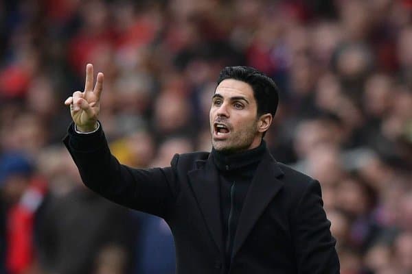 “Тўпчилар” уч суперфорвардни нишонга олди