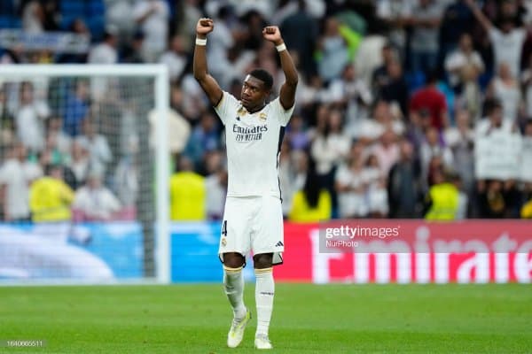 Алаба "Реал"дан кетишни истамаяпти