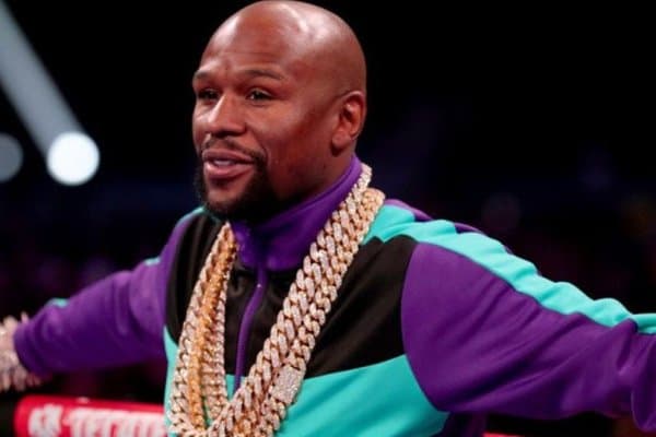 Антиқа қарор! WBC Флойд Мейвезер суратини камарга қўймоқчи