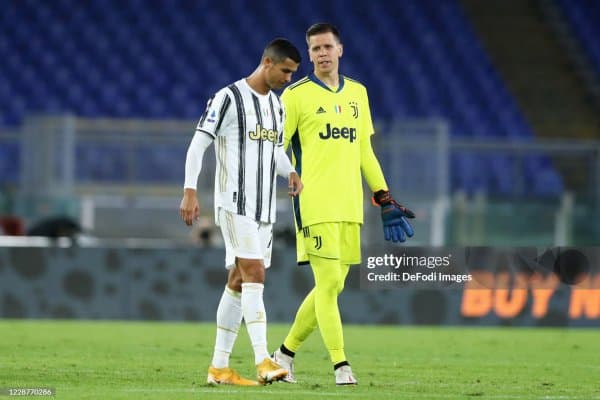 Роналду Шенсни билан суҳбатда: "Барселона"га ўтиш учун фаолиятингни якунлаган кўринасан"