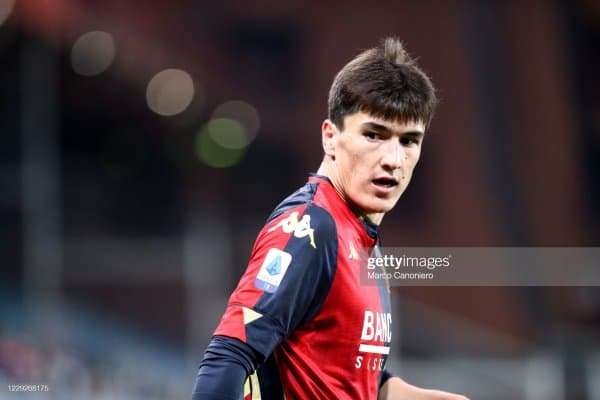 Шомуродов кечаги ўйинда "Женоа"нинг энг паст балл олган футболчиси бўлди (фото)