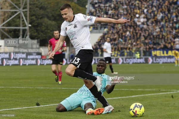 А Серия. Шомуордов захирадан майдонга тушган учрашувда "Специя" дуранг ўйнади 