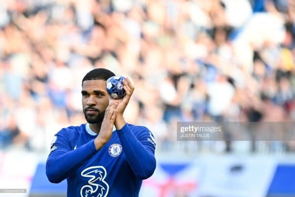 "Челси"ни яна бир ярим ҳимоячи тарк этишга яқин турибди