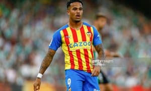 Клюйверт Премьер-лигага йўл олди