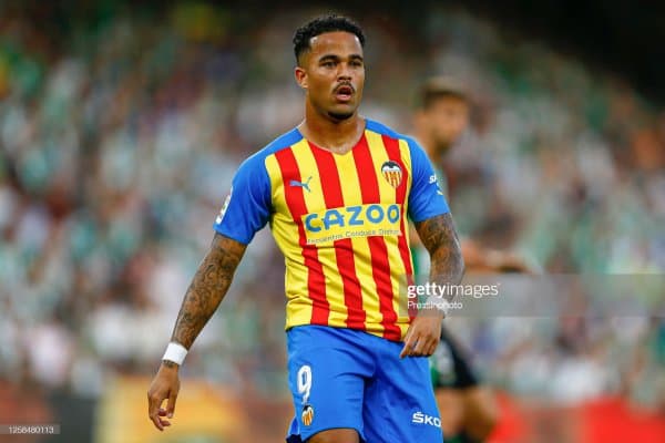 Клюйверт Премьер-лигага йўл олди