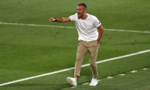 Луис Энрике машҳур футболчини жамоадан ҳайдаяпти