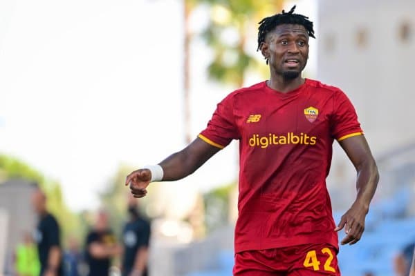 “Рома” футболчисини рақиб жамоа сўрамоқда