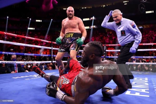 Тайсон Фьюри ва Деонтай Уайлдер жанги муддатидан олдин якунига етди (видео) 