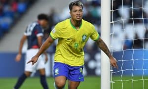 Бразилиялик юлдуз Европадан топ-клуб танлаяпти