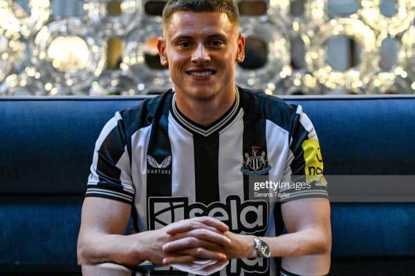 Расман! "Ньюкасл" "Лестер" вингерини сотиб олди