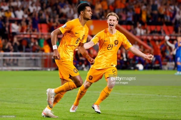 Нидерландия ўз майдонида йирик ҳисобда зафар қучди