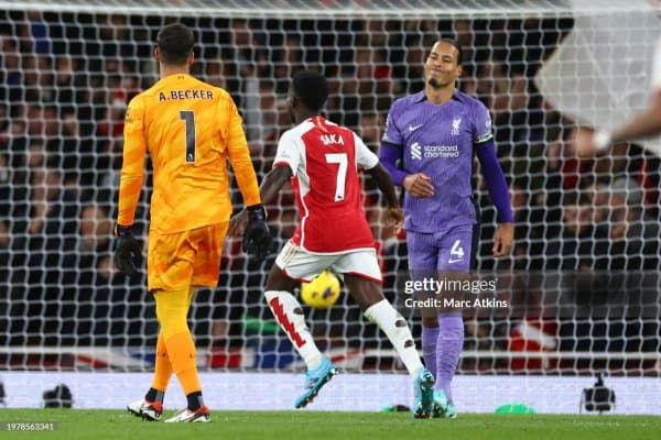 АПЛ. Хатолар, қизил карточка ва автогол. "Арсенал" ўз майдонида "Ливерпуль"ни таслим қилди