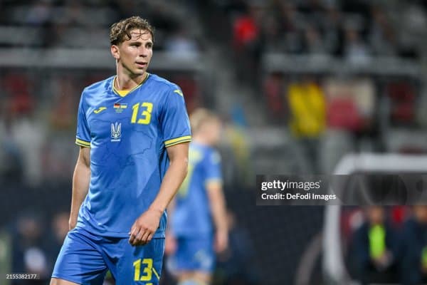 Ҳусановга қизиқиш билдирган ПСЖ украиналик ҳимоячи вариантини хам кўриб чиқмоқда