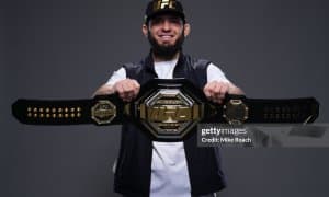 Кутиб олинг, Ислам Махачев Арман Царукянга қарши!