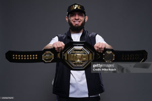 Кутиб олинг, Ислам Махачев Арман Царукянга қарши!