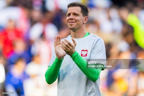 Шенсни футболчилик фаолиятини якунлаганини эълон қилди