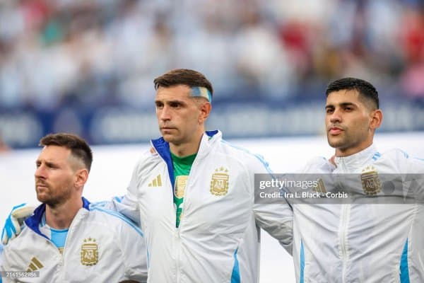 Жахон чемпиони жамоаси билан шартномани узайтирди