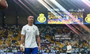 "Ан-Наср" Роналдуга ноодатий футболкани топширди (Фото)