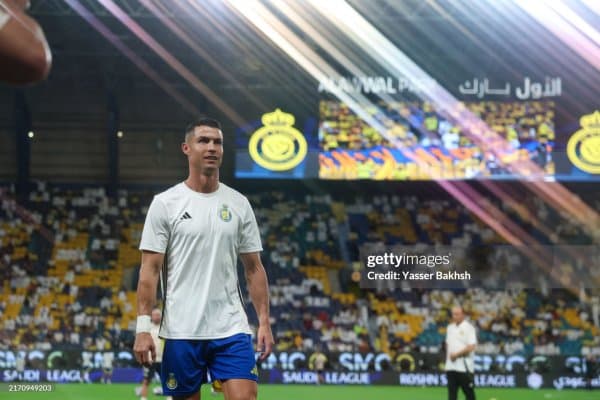 "Ан-Наср" Роналдуга ноодатий футболкани топширди (Фото)