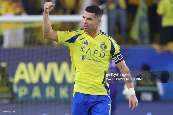 Роналду бу борада илк футболчи бўлди