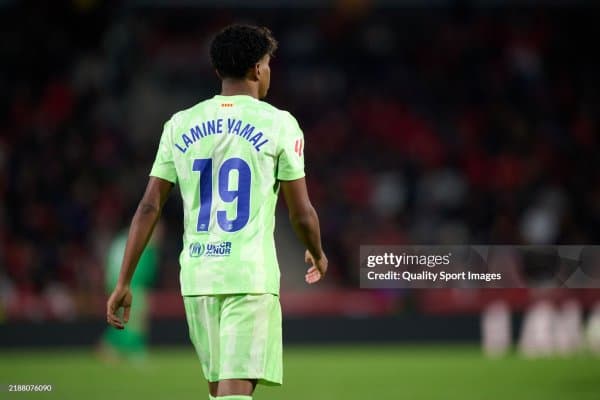 Ямал Винисиусни ортда қолдирди