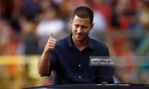 Азар укаси билан бир клубда тўп тепиш ниятида 