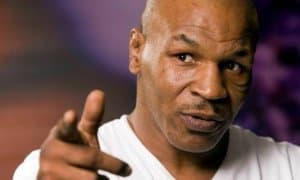 Майк Тайсон ҳозир энг зўр боксчи кимлигини айтди