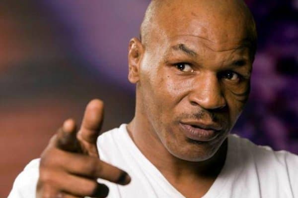 Майк Тайсон ҳозир энг зўр боксчи кимлигини айтди