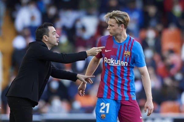 "Барселона" Де Йонгни олиб қолишга қарор қилди. Бунинг учун клуб афсонаси қурбон бўлади 