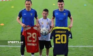 Россиядан қайтган Йўлдошев, ёш мухлиси билан суратга тушаётган Шукуров ҳамда Ҳамробеков ёхуд Ўзбекистон МТЖнинг бугунги машғулотидан ГАЛЕРЕЯ!