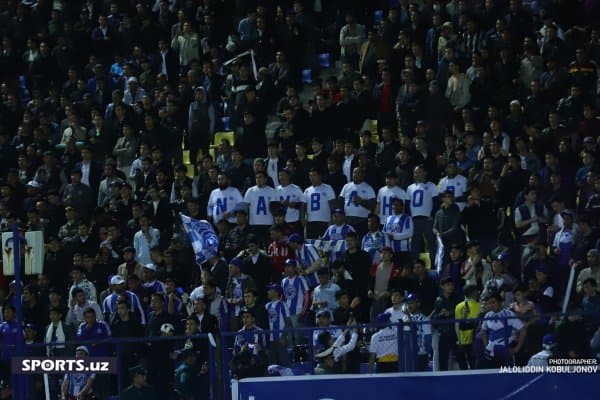 “Навбаҳор” мухлисларидан ташқари бошқаларга ўзбек футболи қизиқ эмасми? Ёхуд ёмғир таъсир қилган Суперлига!