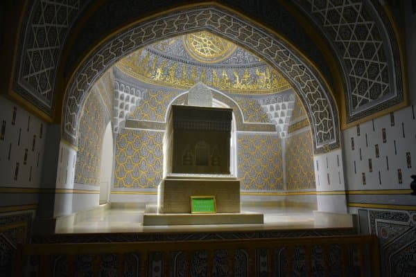 Кураш. Турнир иштирокчилари Ат-Термизий зиёратгоҳига борди