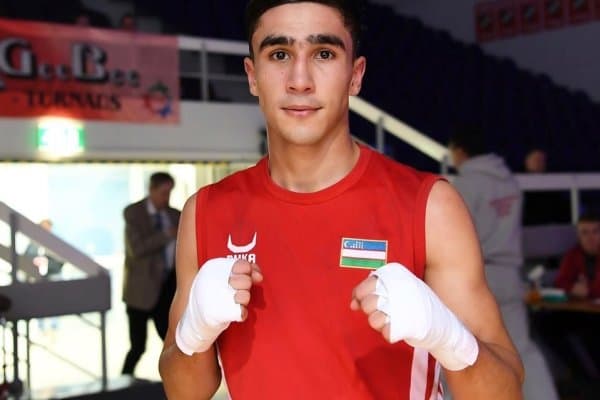 Абдумалик Халаков илк жангини ўтказди