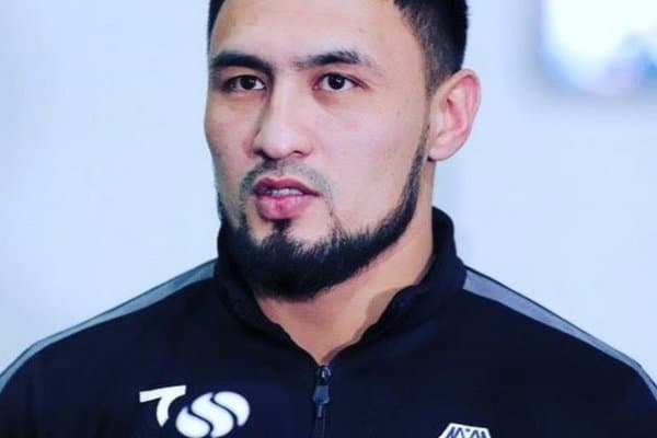 Шоҳасан Мирзаматов эртанги жанги олдидан вазн ўлчаш маросимида иштирок этди