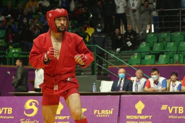 Самбо бўйича жаҳон чемпионатининг иккинчи кунида 5 та медаль қўлга киритилди. Улардан иккитаси олтин