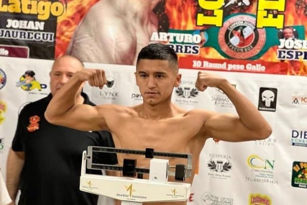 Ҳасанбой Дўсматов ва Иқболжон Холдаров жанги олдидан тарозига чиқди (видео)