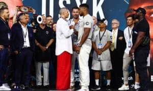 Энтони Жошуа ва Александр Усик жанг олдидан тарозидан ўтди (фото) 