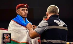 Иқболжон Холдаровнинг жанги муддатидан олдин якунланди (видео)