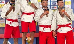 Ҳусан Раҳимов соҳил самбоси бўйича жаҳон чемпионати совриндори!